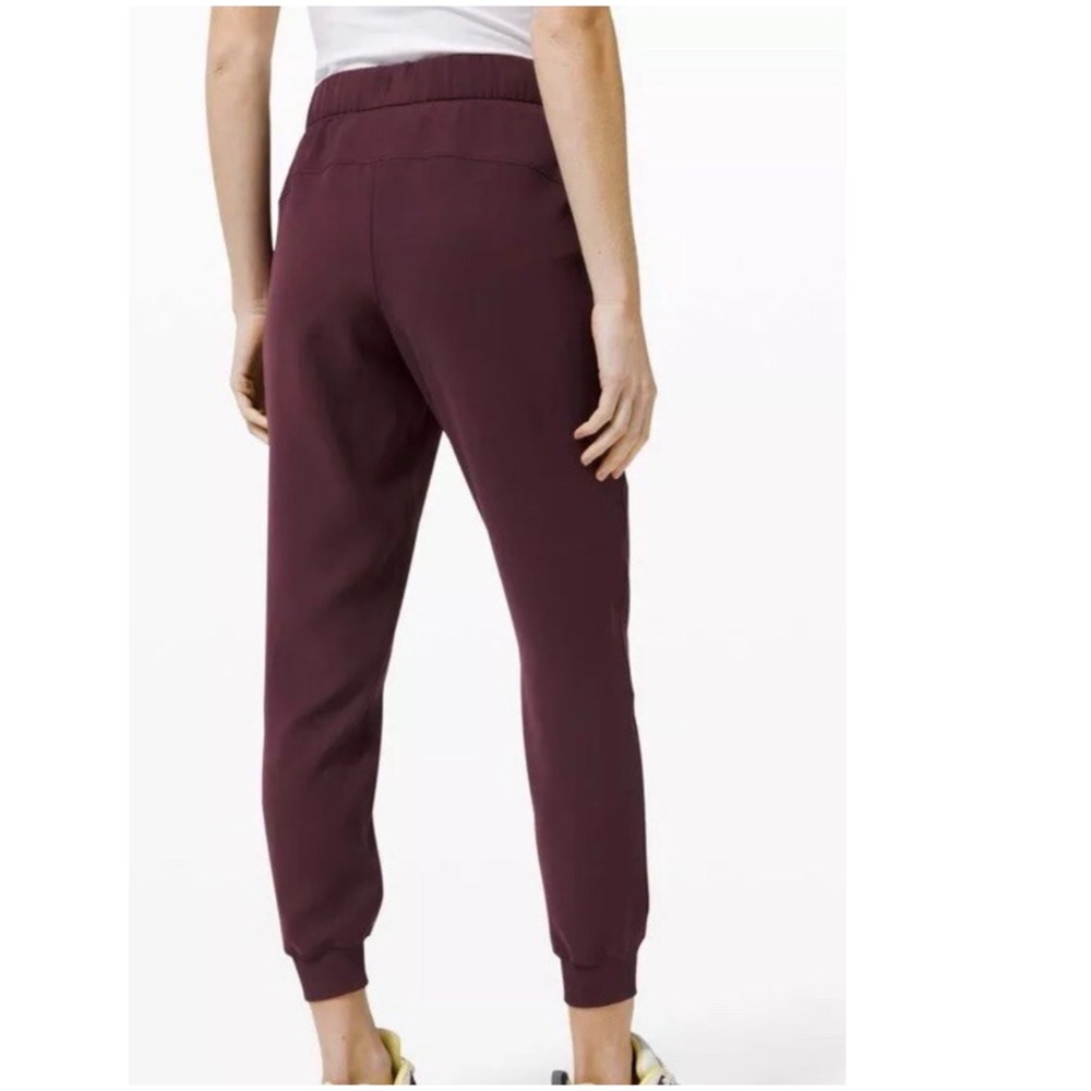 Lululemon On the Fly Jogger Pant *Woven Cassis Size 4 Small EUC Lounge wear - Picture 3 of 10